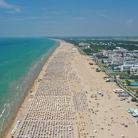 Lovely Flat Next To Lido Dei Pini-beahost Apartamento