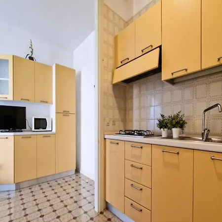 Lovely Flat Next To Lido Dei Pini-beahost *