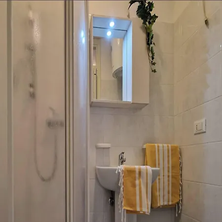 Lovely Flat Next To Lido Dei Pini-beahost Apartamento *