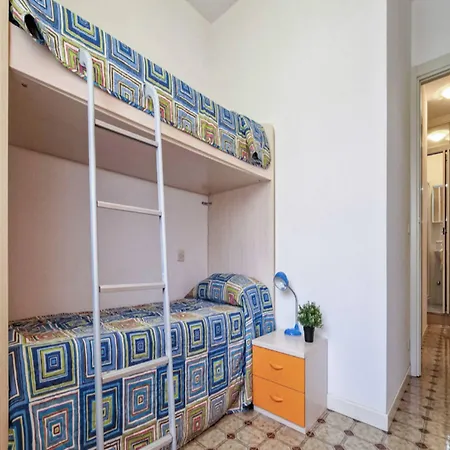 Apartamento Lovely Flat Next To Lido Dei Pini-beahost
