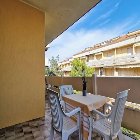 Lovely Flat Next To Lido Dei Pini-beahost Apartamento